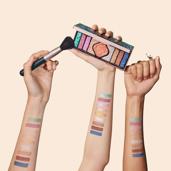 Women Floral Engraving Phoenix Palette Long Lasting Blendable Natural Eyeshadow - Picture 4 of 9